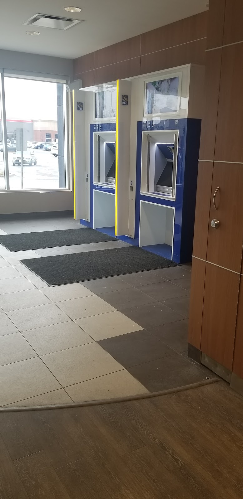 RBC Royal Bank | 9115 Airport Rd, Brampton, ON L6S 0B8, Canada | Phone: (905) 792-5200