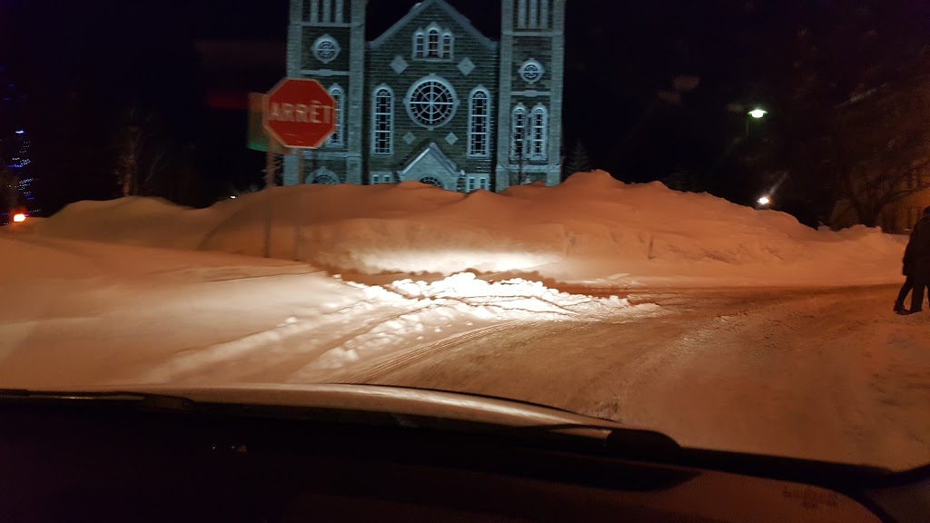 Église de Baie-Saint-Paul | 1 Place de lÉglise, Baie-Saint-Paul, QC G3Z 1S9, Canada | Phone: (418) 435-2118