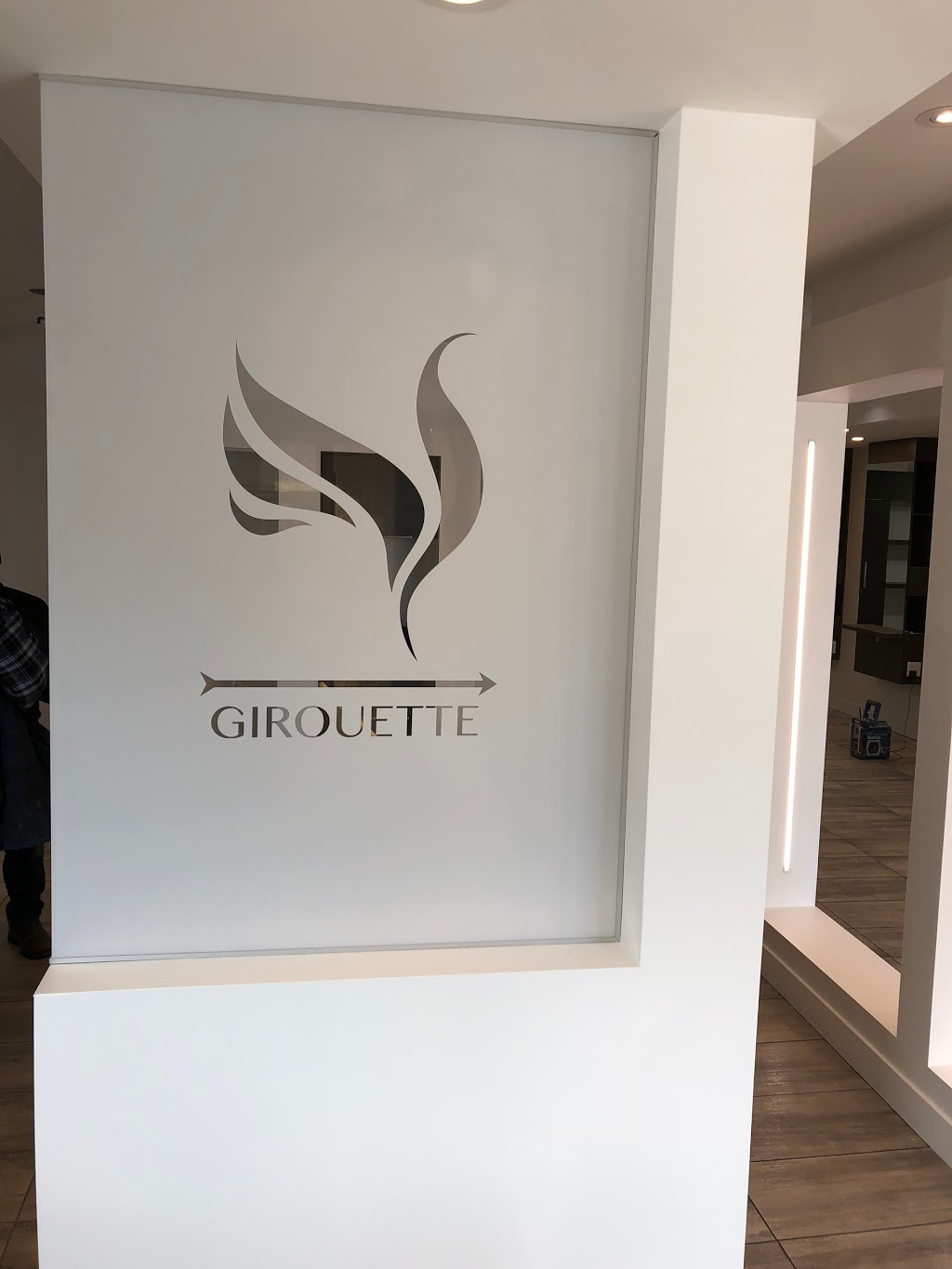 Girouette Coiffure & Spa | 715 Chemin Bord-du-Lac, Dorval, QC H9S 2B9, Canada | Phone: (514) 631-5995