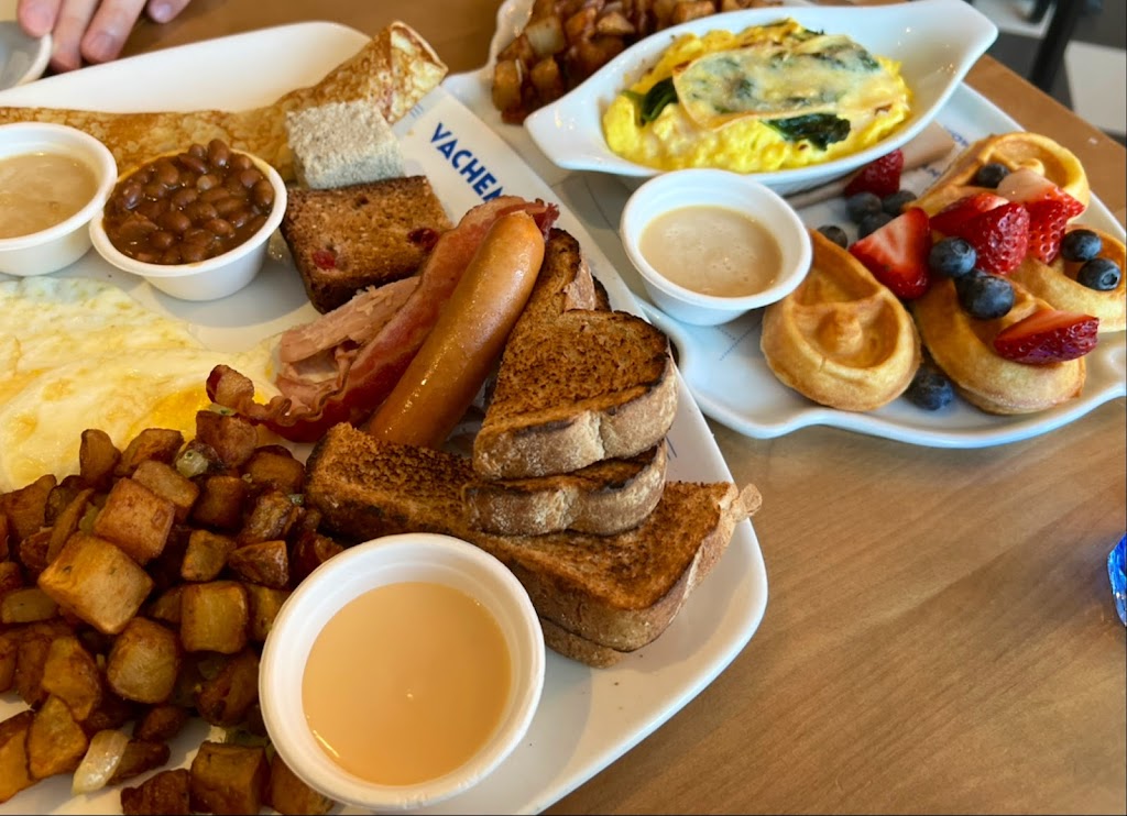 Le Petit Cochon Dingue | 24 Bd Champlain, Québec, QC G1K 4H7, Canada | Phone: (418) 694-0303