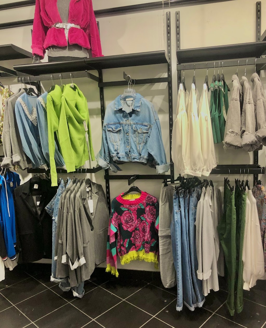 Boutique Zero-Neutre | 3100 Blvd. de la Concorde E suite 78, Laval, QC H7E 2B8, Canada | Phone: (450) 664-1382