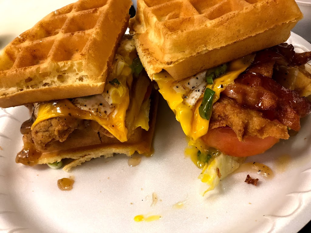 Mumbles Chicken & Waffles | 3118 Main St, Buffalo, NY 14214, USA | Phone: (716) 253-8091