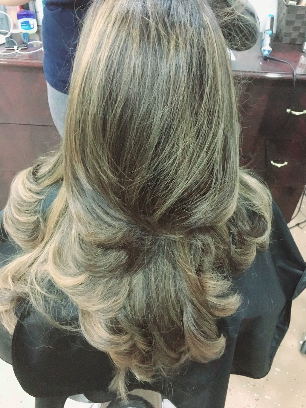 Salón Dorado | 22 John Carroll Dr, Brampton, ON L6P 0V2, Canada | Phone: (416) 846-8938