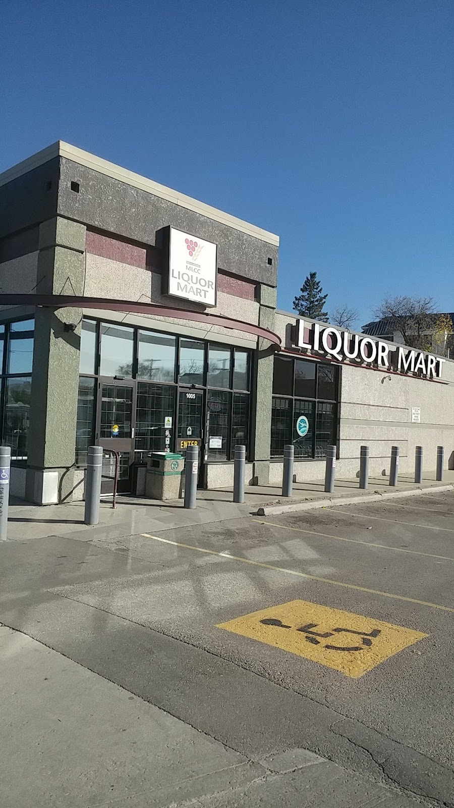 Main & Pritchard Liquor Mart | 1005 Main St, Winnipeg, MB R2W 3P8, Canada | Phone: (204) 987-4014