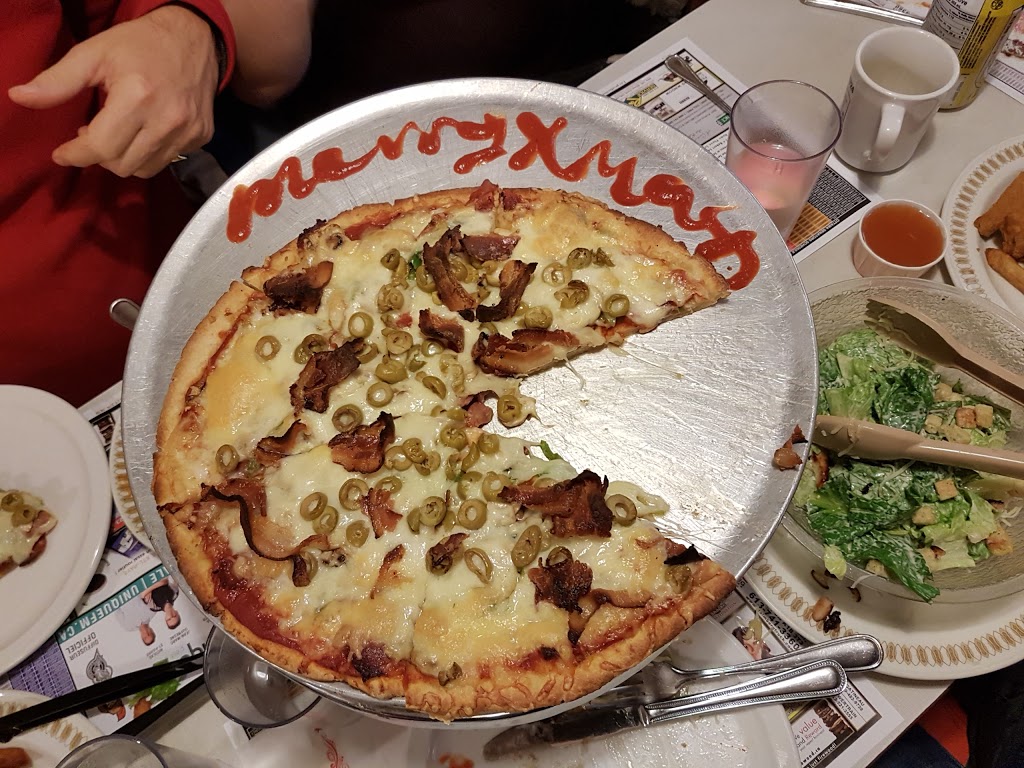 Louis Pizza | 181 McArthur Ave, Vanier, ON K1L 6P9, Canada | Phone: (613) 741-0724