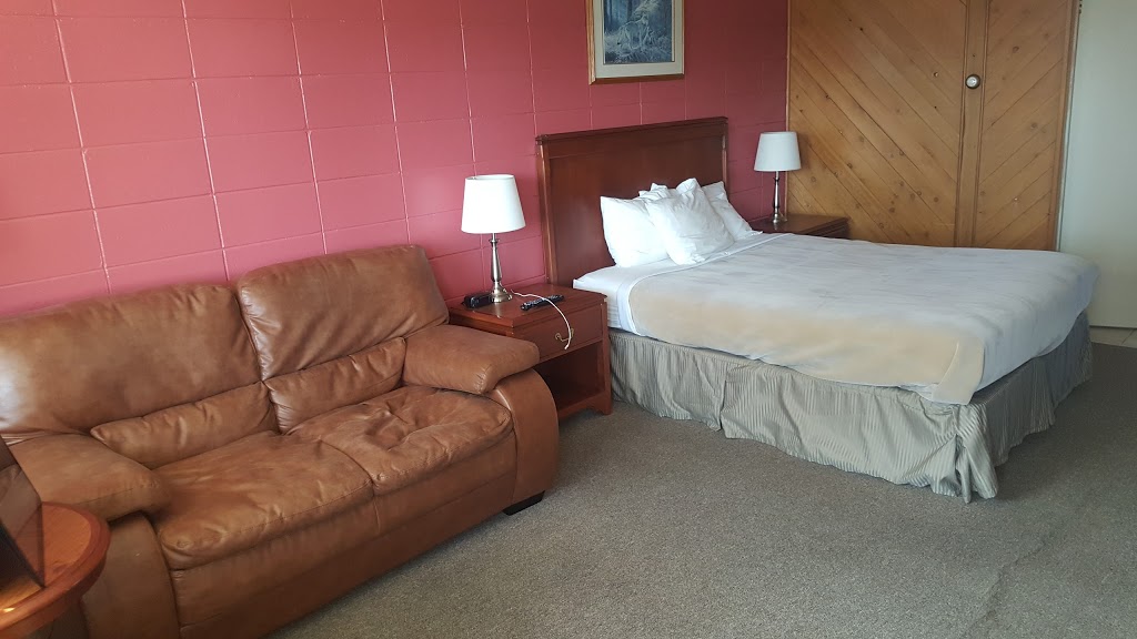 Aquarius Motel | 17518 ON-7, Perth, ON K7H 2S1, Canada | Phone: (613) 267-4261
