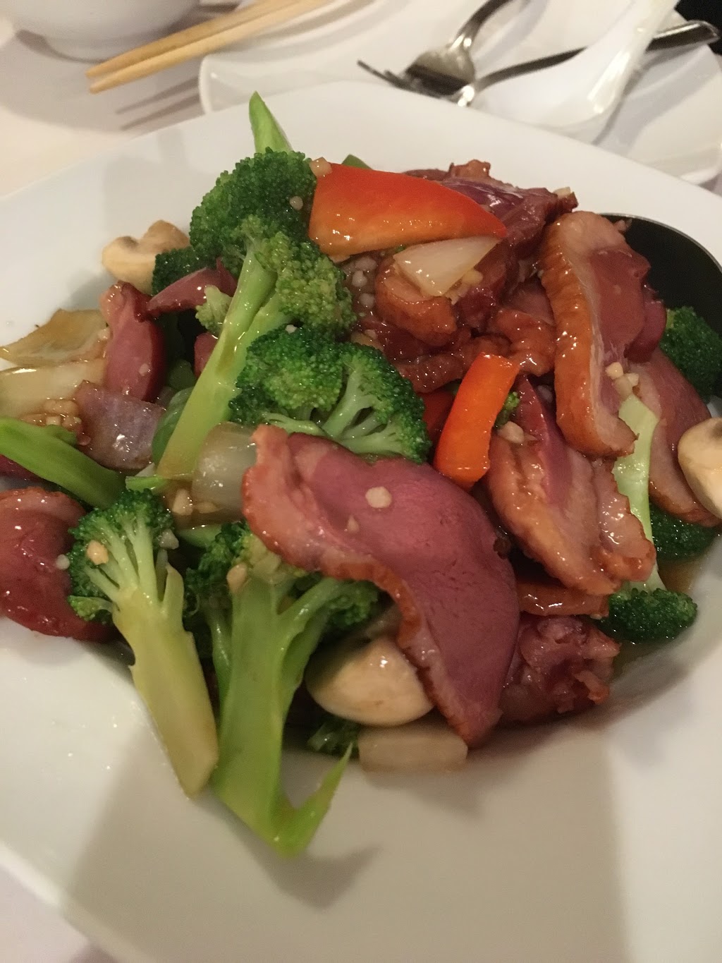 Lily Thai & Vietnamese Cuisine | 10 Mill St E, Acton, ON L7J 1G9, Canada | Phone: (519) 853-1688