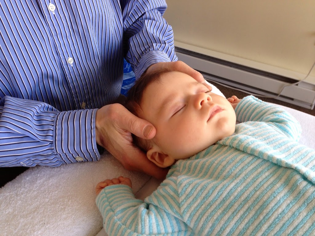 Clinique Ostéopathie Montréal ; Eddy Basch D.O. | 810 Av Champagneur Bur. 226, Outremont, QC H2V 4S3, Canada | Phone: (514) 816-8894