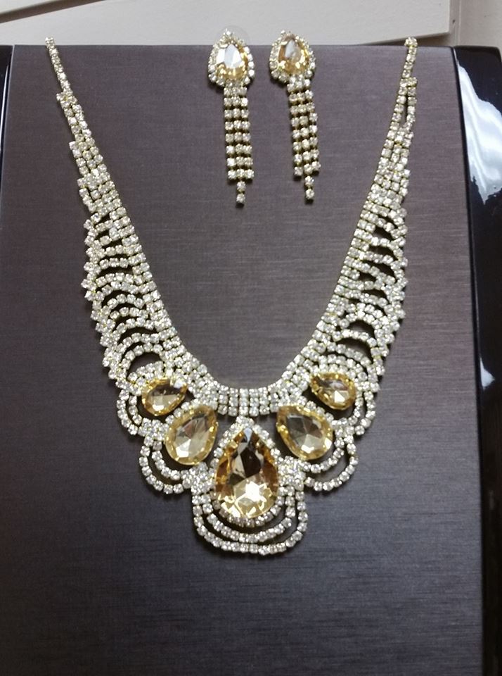 Mays Boutique & Accessories | 8404 Wyandotte St E, Windsor, ON N8S 3S8, Canada | Phone: (519) 945-6779