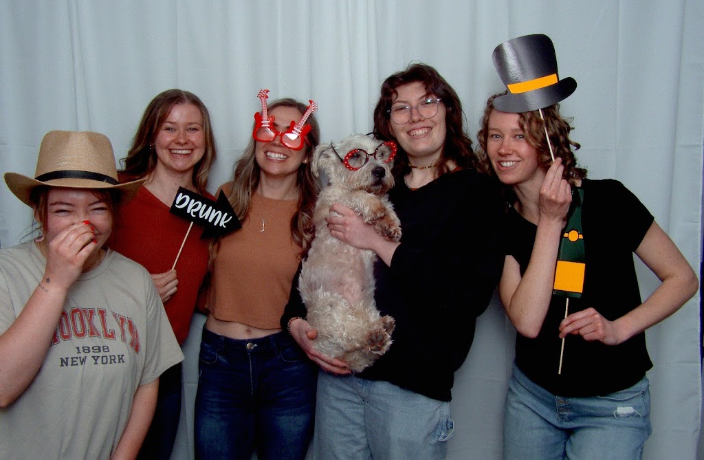 North Simcoe Photo Booth Co. | 72 Jephson St, Victoria Harbour, ON L0K 2A0, Canada | Phone: (705) 543-9468