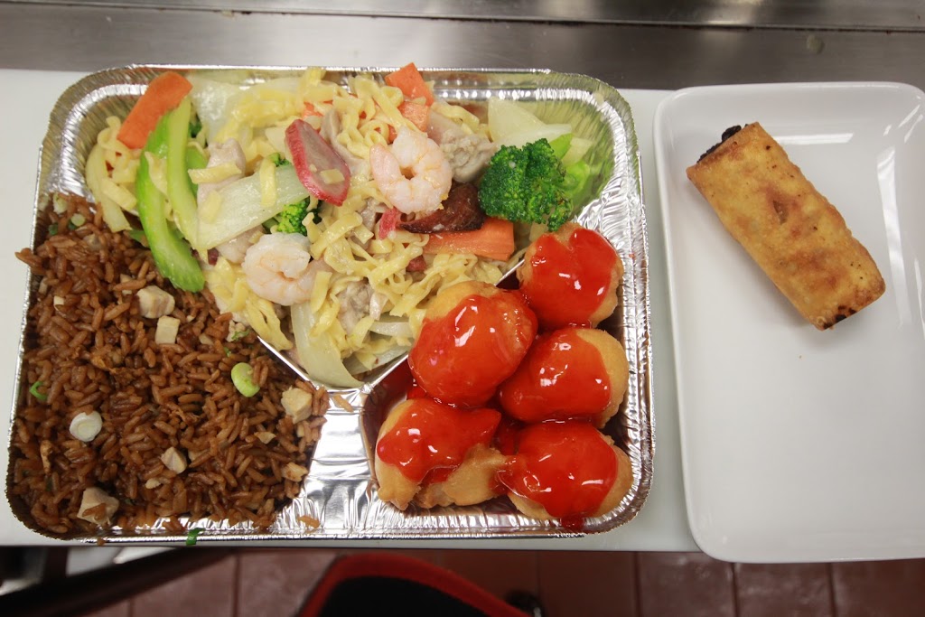 Lucky Dragon Delight | Jackson Trails Plaza, 6081 Hazeldean Rd, Stittsville, ON K2S 1B9, Canada | Phone: (613) 836-7898