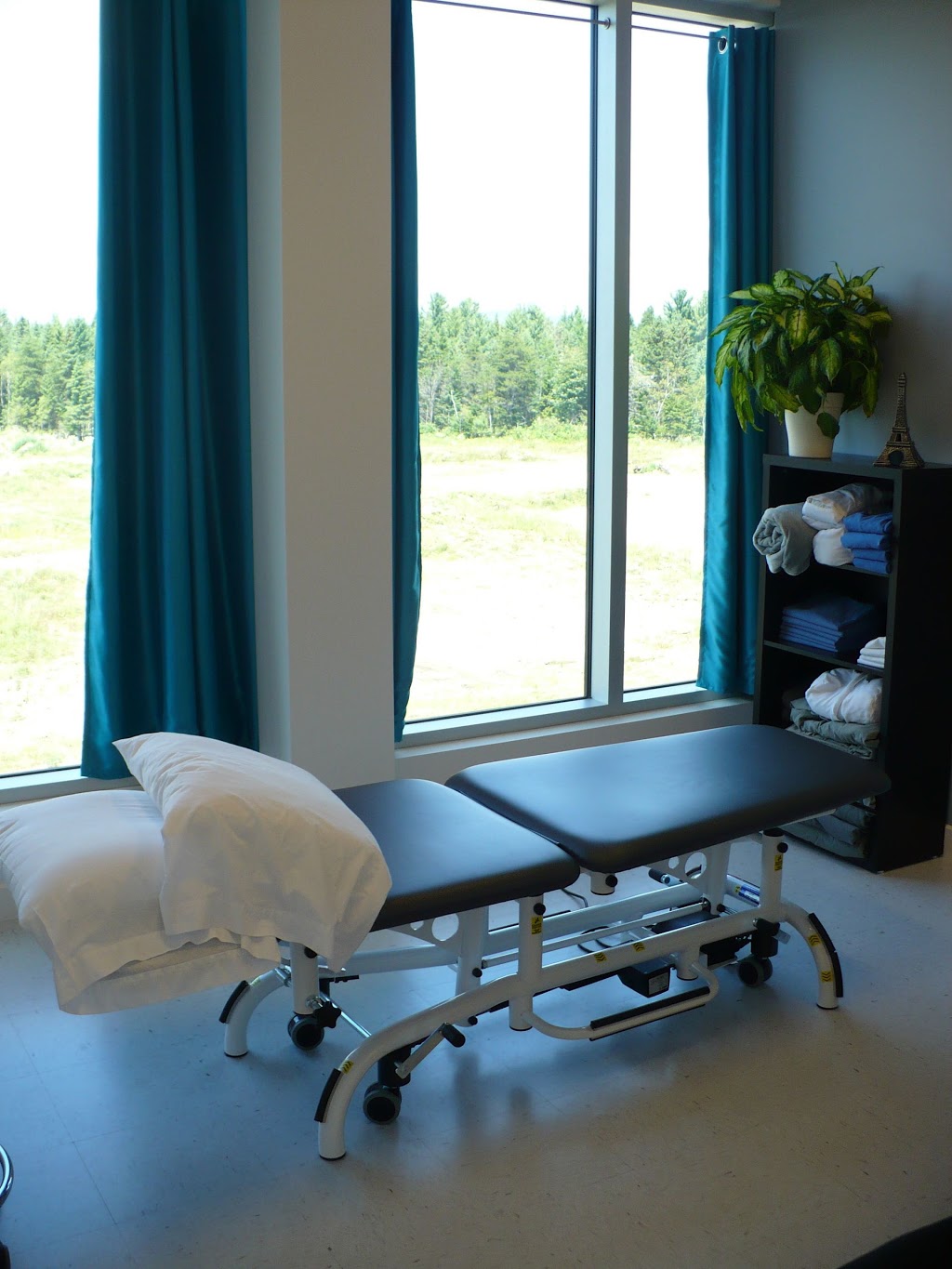 Axo Physio Val-Bélair | 1930 Rue de lInterlude #302, Québec, QC G3K 0R6, Canada | Phone: (418) 843-5555
