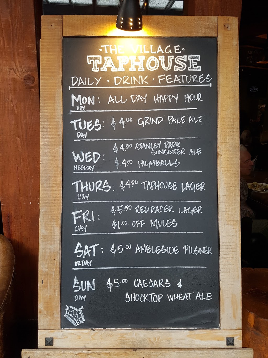 The Village Taphouse | 900 Main St, West Vancouver, BC V7T 2Z3, Canada | Phone: (604) 922-8882
