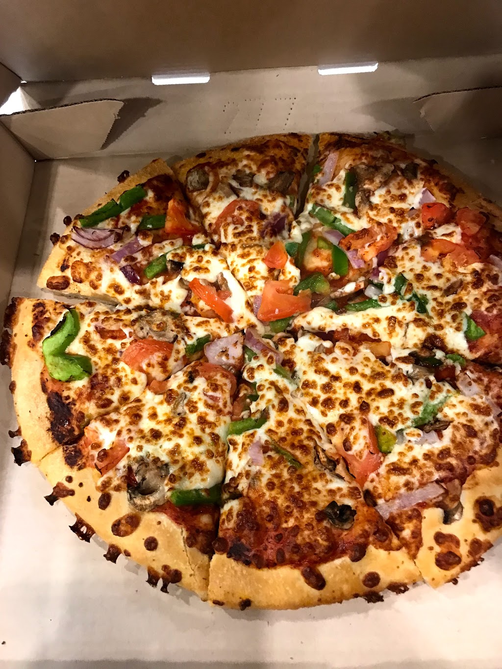 Pizza Hut | 6415 Erin Mills Pkwy Unit B1, Mississauga, ON L5N 4H4, Canada | Phone: (905) 858-1898