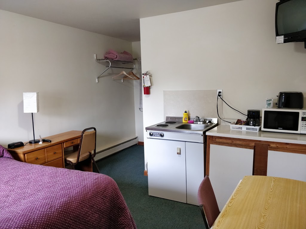 Telstar Motel | 4746 ON-11, Kakabeka Falls, ON P0T 1W0, Canada | Phone: (888) 580-6915