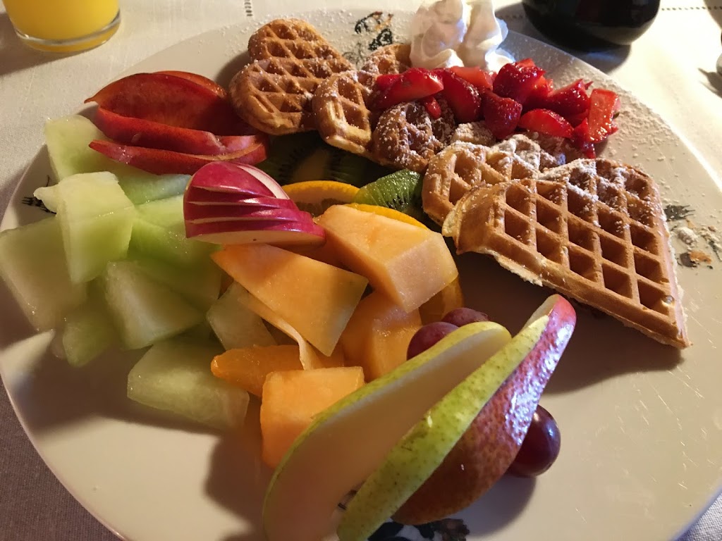 Auberge à la Chouenne | Secteur Cap-à-lAigle, 367 Rue St Raphaël, La Malbaie, QC G5A 2N8, Canada | Phone: (418) 665-1166