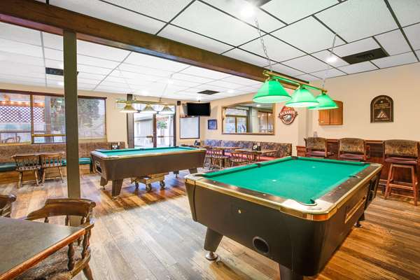 Howard Johnson by Wyndham Enderby | 1510 George St, Enderby, BC V0E 1V0, Canada | Phone: (250) 838-6825