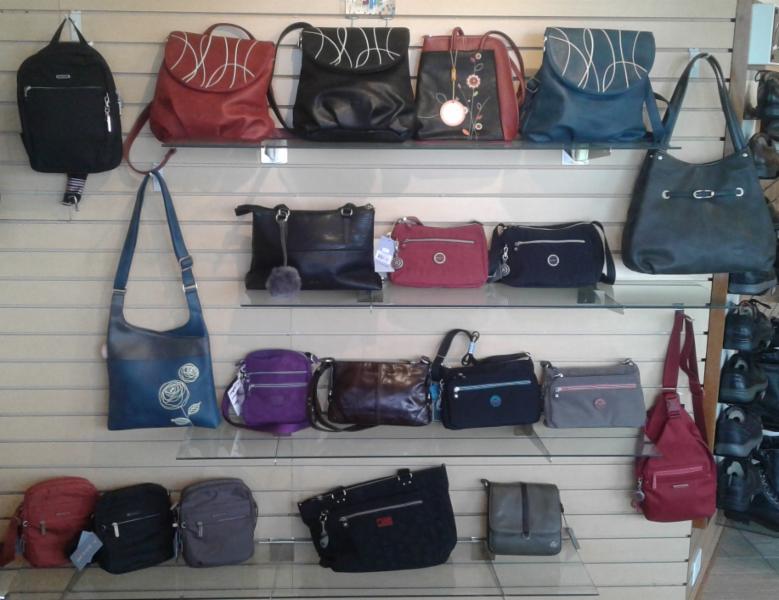 Chaussures Laforest Ltee | 805 Boulevard Roland-Therrien, Longueuil, QC J4H 4A6, Canada | Phone: (450) 674-6584