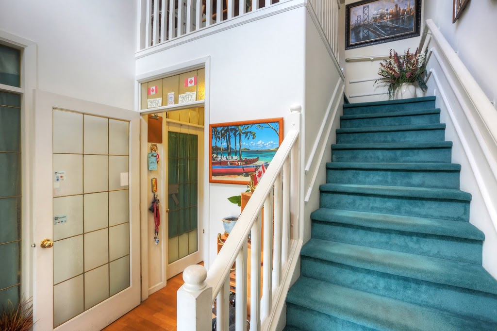 By the Bridge Bed & Breakfast | 1942 McDougall St, Kelowna, BC V1Y 1A2, Canada | Phone: (250) 860-7518