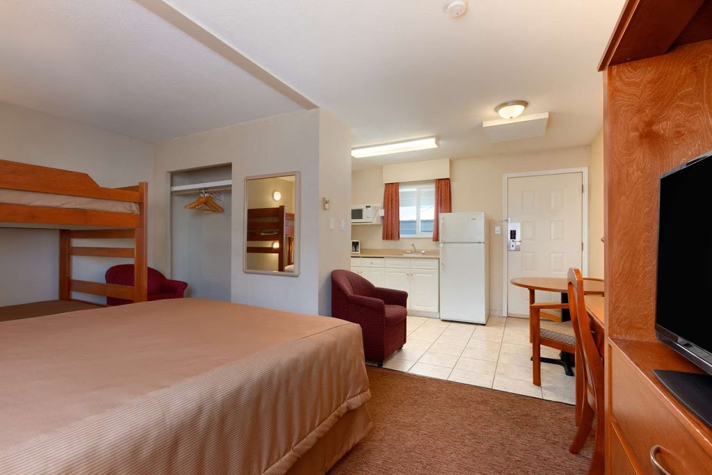 Travelodge by Wyndham Langley City | 21653 Fraser Hwy, Langley City, BC V3A 4H1, Canada | Phone: (604) 533-4431