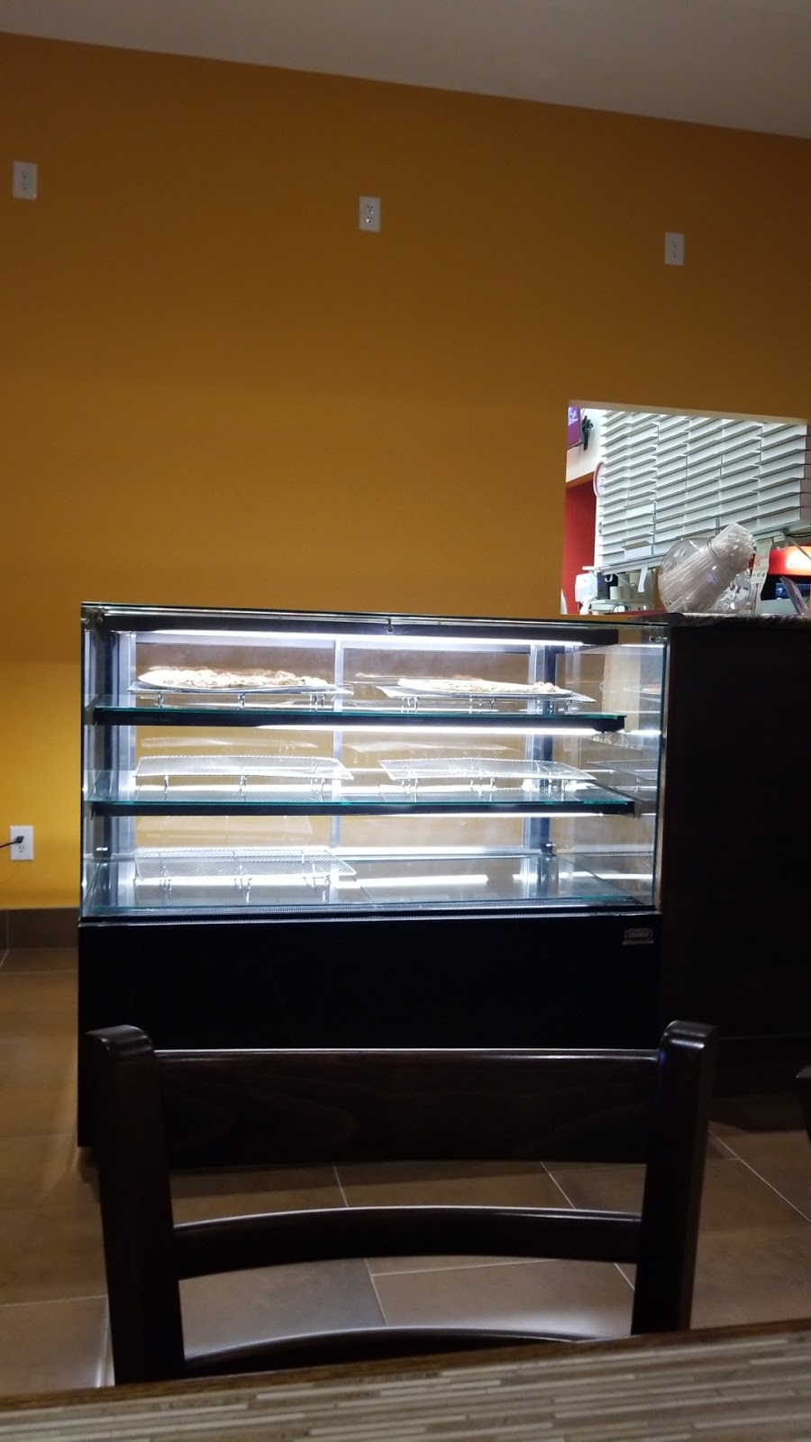Cocelli pizza | 18279 Yonge St #3, East Gwillimbury, ON L9M 0A2, Canada | Phone: (905) 898-0888