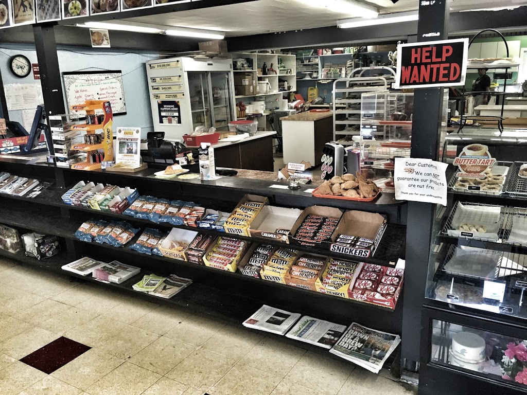 Country Mart | 3328 Buckhorn Rd, Buckhorn, ON K0L 1J0, Canada | Phone: (705) 657-3455