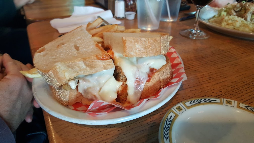 CCs Dugout Italian Eatery | 301 Thorold Rd, Welland, ON L3C 6H5, Canada | Phone: (905) 734-7740