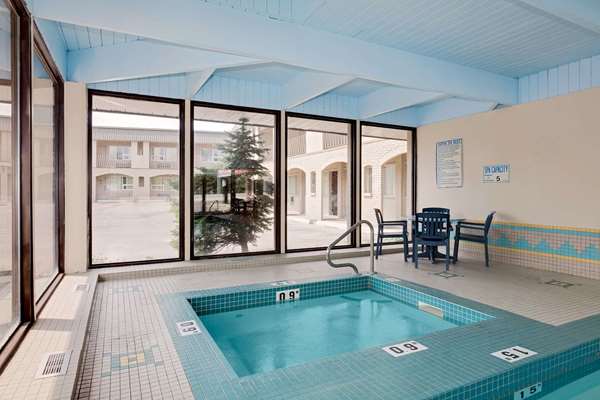 Ramada Limited Calgary Northwest | 2363 Banff Trail NW, Calgary, AB T2M 4L2, Canada | Phone: (403) 289-5571