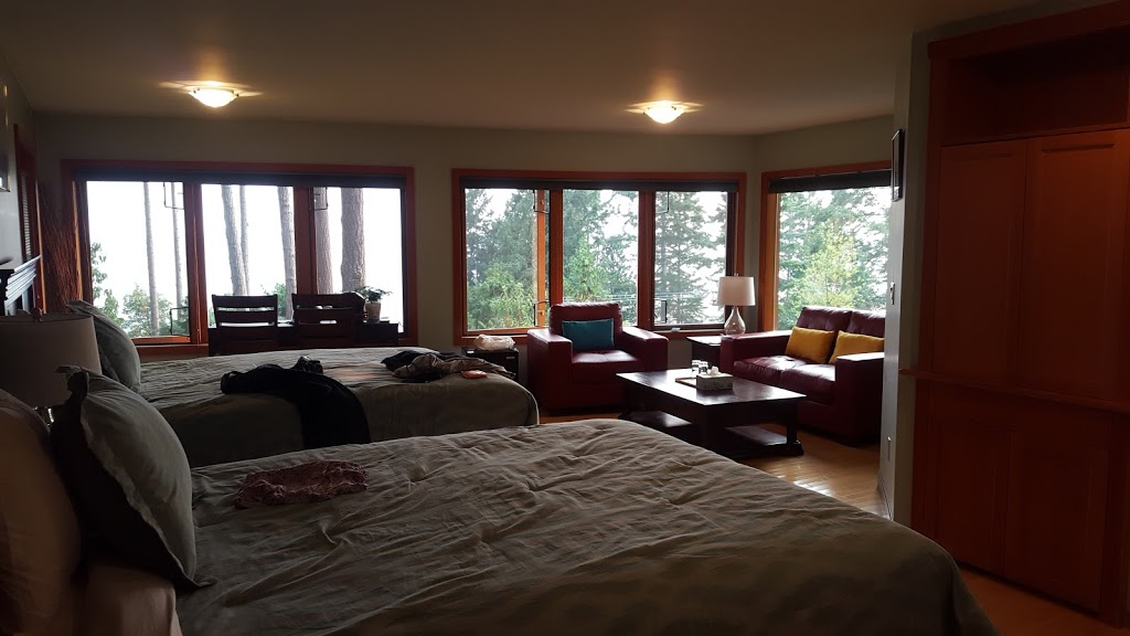 Sunshine Coast Treetop Bed and Breakfast | 6840 Sunshine Coast Hwy, Sechelt, BC V0N 3A8, Canada | Phone: (778) 458-2258