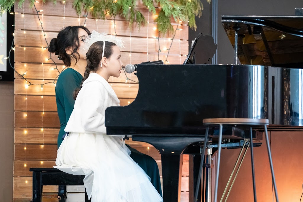 Suzies Music Studio | Piano & Voice Lessons | 250 Union Ave, Komoka, ON N0L 1R0, Canada | Phone: (226) 926-2876