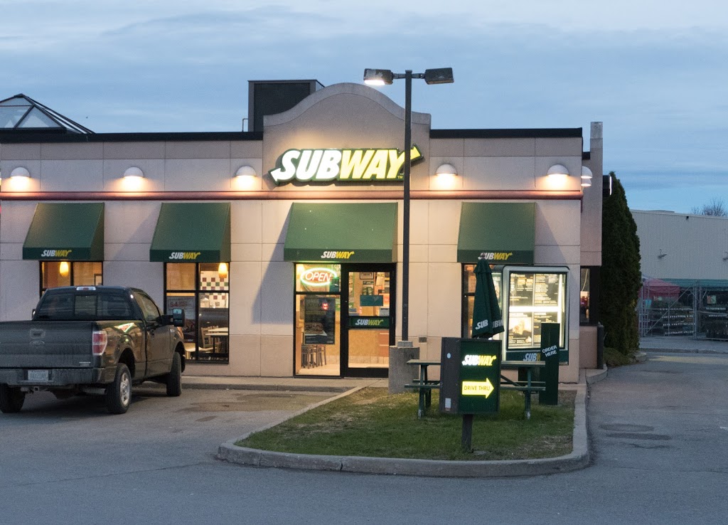Subway | 107 Lombard St, Smiths Falls, ON K7A 5B8, Canada | Phone: (613) 284-8085
