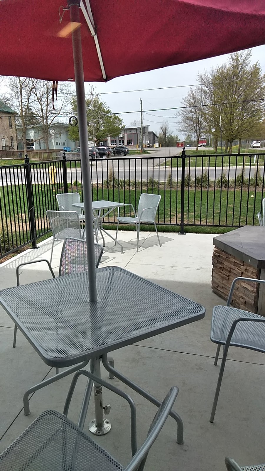 Tim Hortons | 1688 Chiefswood Rd, Ohsweken, ON N0A 1M0, Canada | Phone: (519) 445-4334