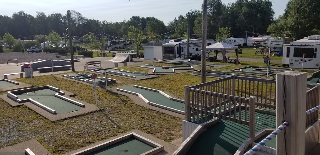 Camping Domaine du Lac Cristal | 245 CH De La Grande Ligne, Saint-Rosaire, QC G0Z 1K0, Canada | Phone: (819) 752-4275