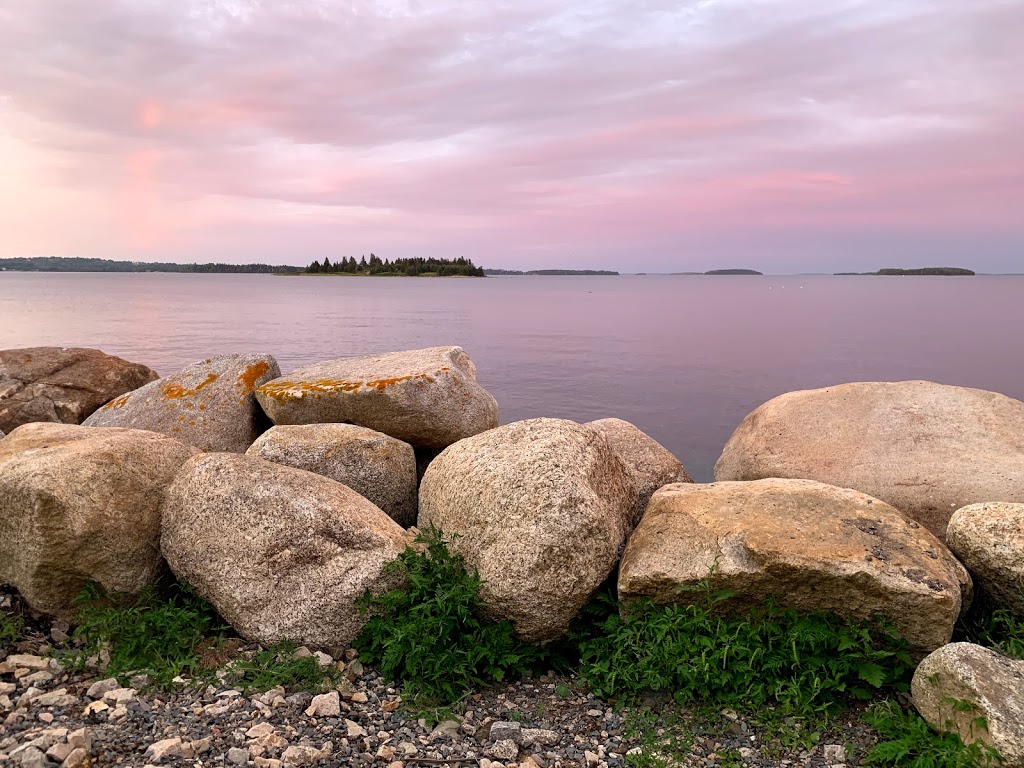 Island View Restaurant | 6301 Nova Scotia Trunk 3, Western Shore, NS B0J 3M0, Canada | Phone: (902) 627-2513