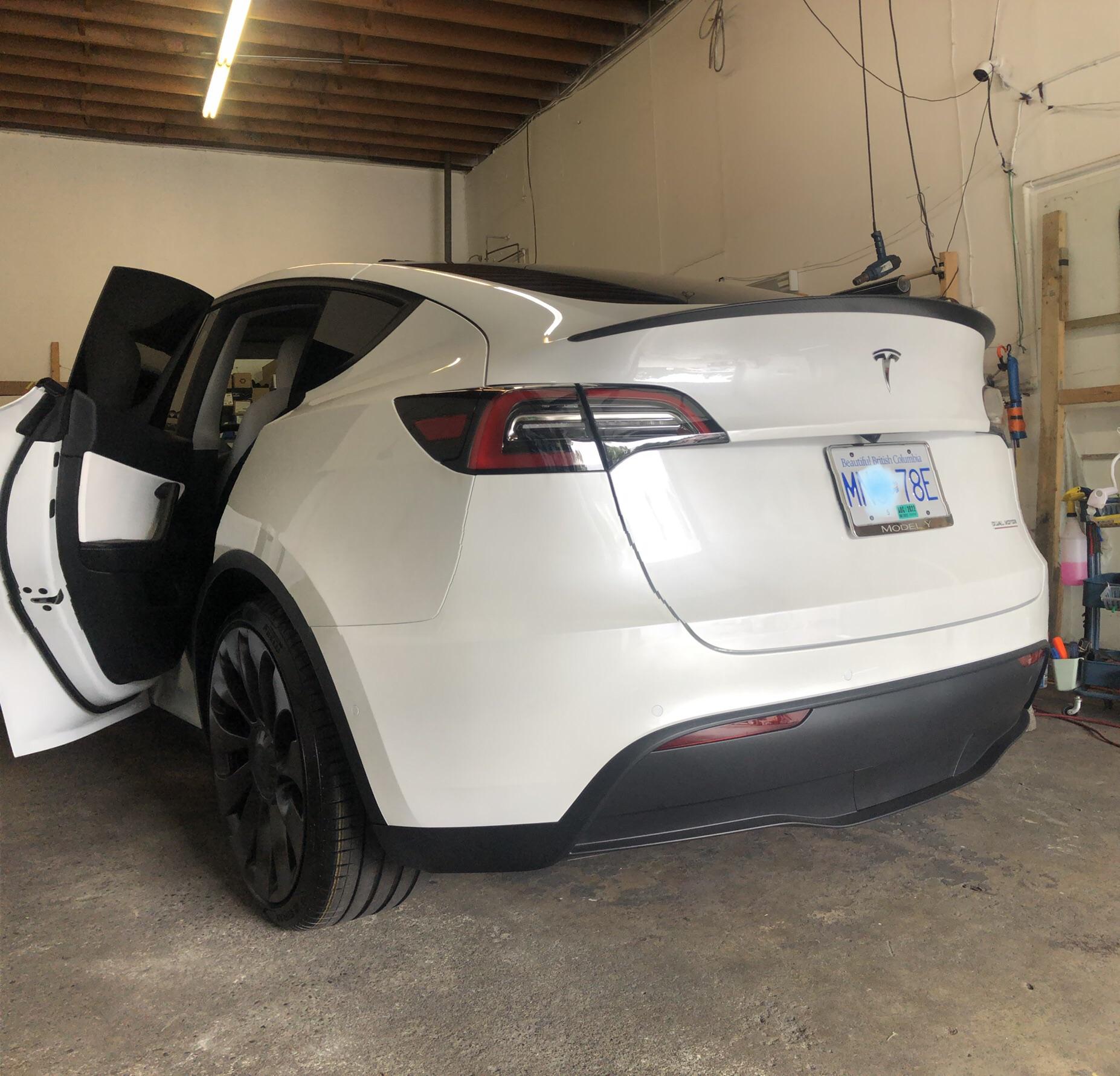 R.Q tinting | 6086 196 St, Langley, BC V3A 5X3, Canada | Phone: (604) 773-3325