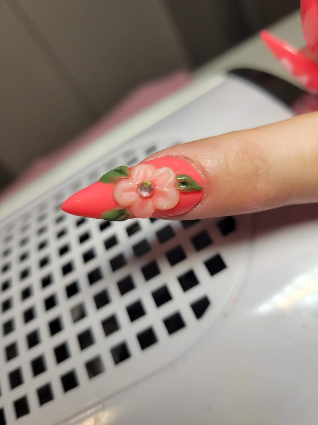 DeeLuxe Beauty Bar | 13847 79 Ave, Surrey, BC V3W 2Z1, Canada | Phone: (604) 355-0968