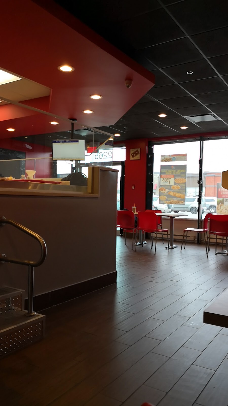 Dominos Pizza | 2265 Boulevard Marcel-Laurin, Saint-Laurent, QC H4R 1K4, Canada | Phone: (514) 991-2000