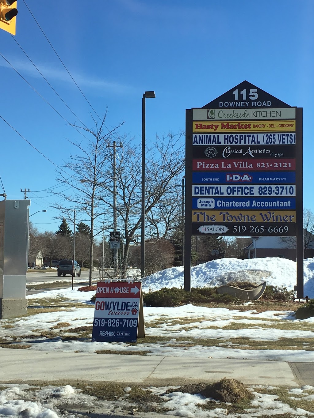Creekside Kitchen | 115 Downey Rd, Guelph, ON N1C 1A2, Canada | Phone: (519) 821-7477