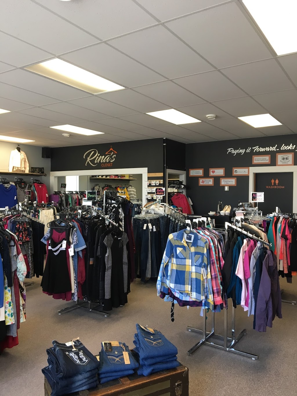 Rina’s Closet | 600 Memorial Drive unit A and B, Winkler, MB R6W 0M6, Canada | Phone: (204) 325-1222