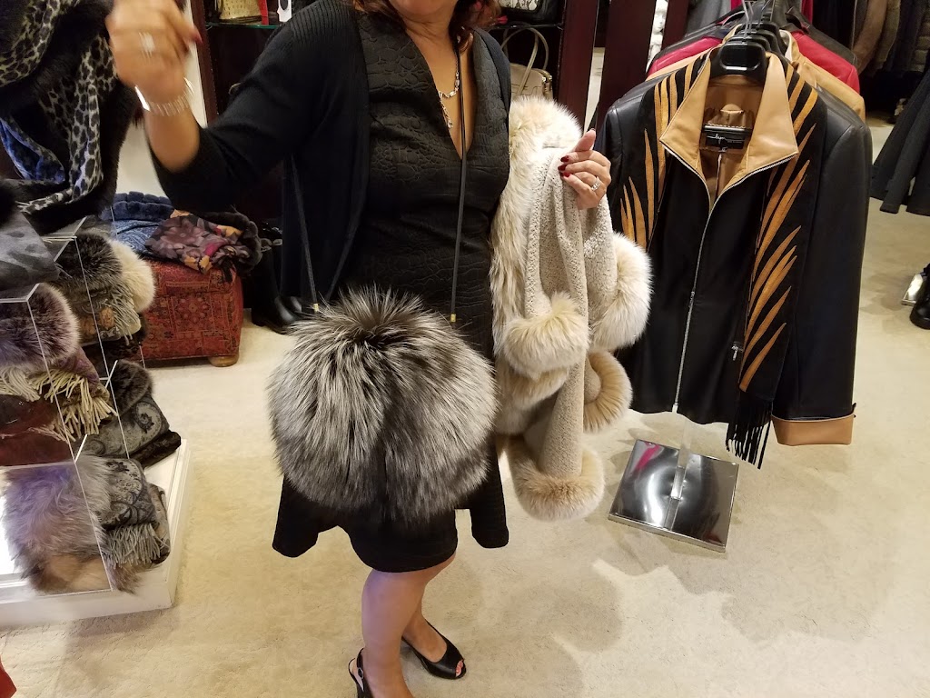 Snowflake Canada Banff Springs Store | 405 Spray Ave, Banff, AB T1L 1H1, Canada | Phone: (403) 762-8770