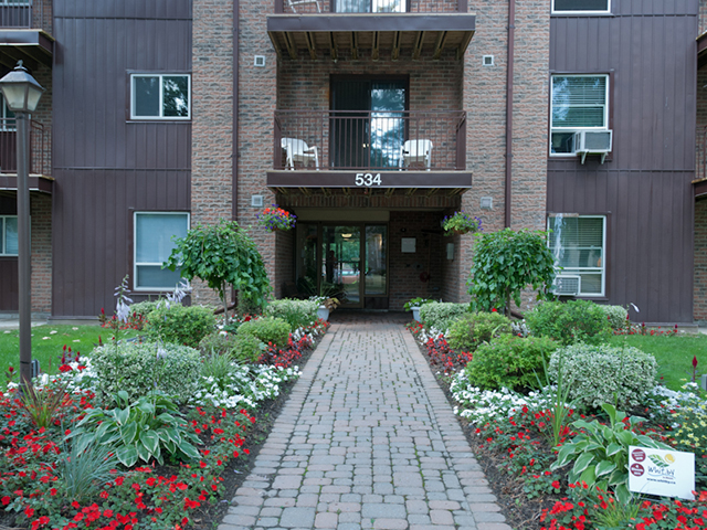 Mary Street Apartments | 534 Mary St E, Whitby, ON L1N 2R1, Canada | Phone: (905) 666-2450