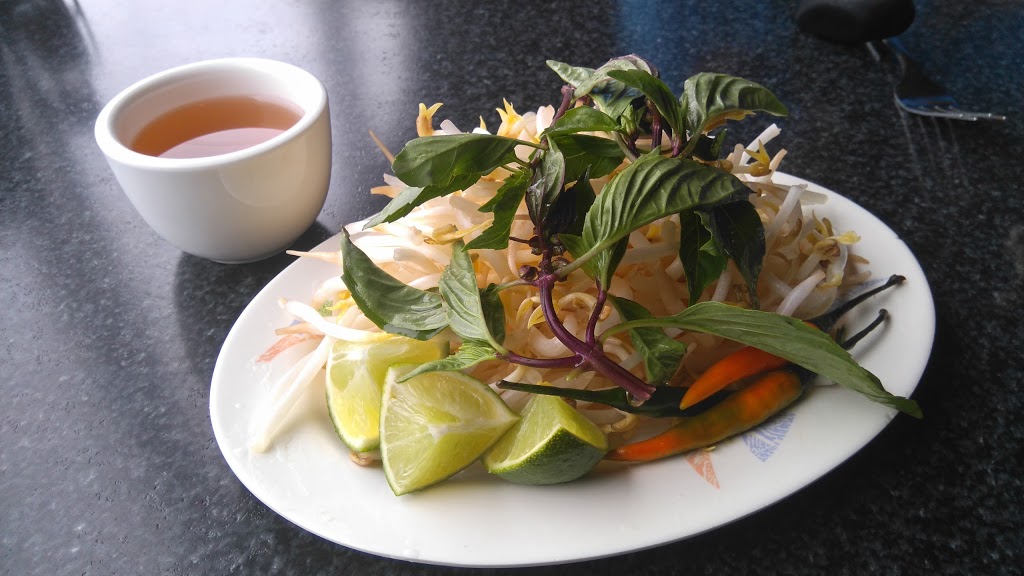 Pho Big Bowl | 2655 Liruma Rd, Mississauga, ON L5K 1Y8, Canada | Phone: (905) 855-8829