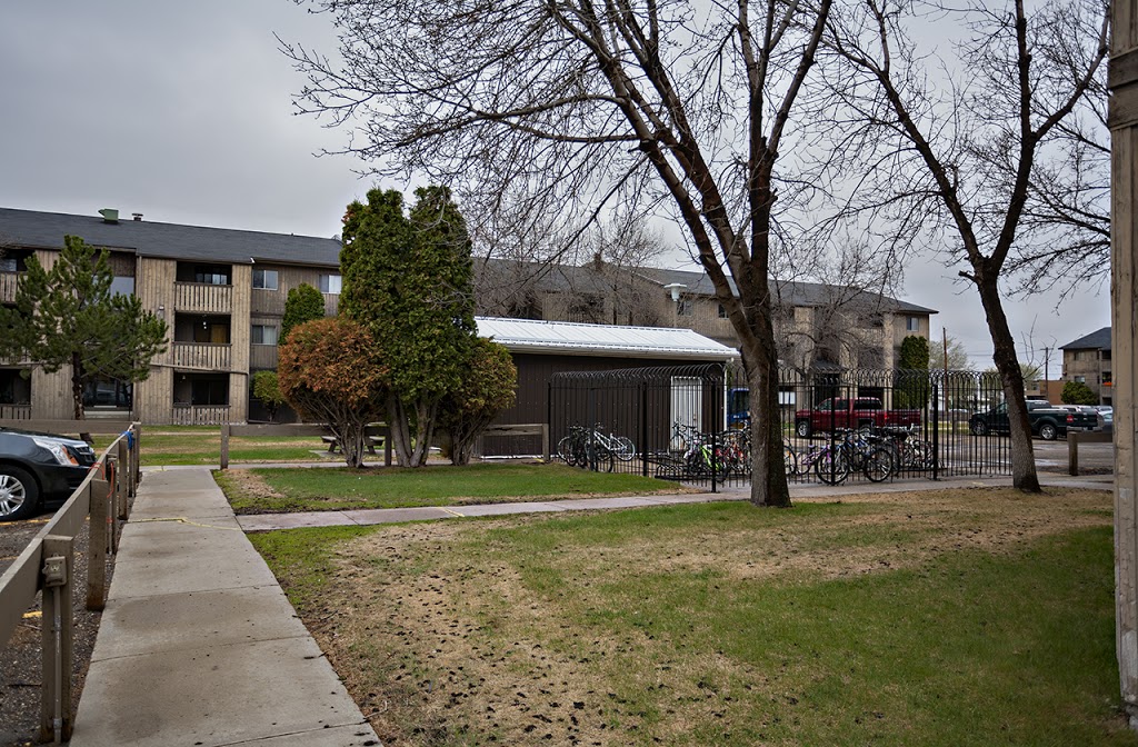 St. Charles Place | 2212 St Charles Ave, Saskatoon, SK S7M 5A7, Canada | Phone: (306) 343-3915