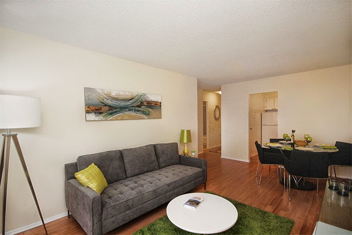 860 Blackthorne Apartments - CLV Group | 860 Blackthorne Ave, Ottawa, ON K1K 3Y7, Canada | Phone: (613) 518-1095