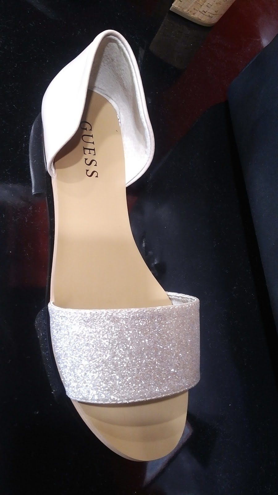 GUESS Factory | 55 Colossus Drive, Unit 125, Woodbridge, ON L4L 9J8, Canada | Phone: (905) 265-9972