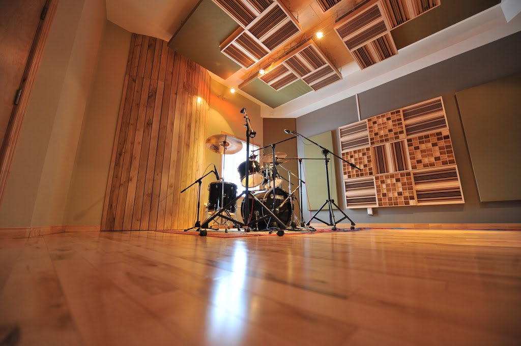 Studio Red Tube | 268 Rue Jean-Talon, Saint-Jean-sur-Richelieu, QC J2W 1M6, Canada | Phone: (450) 359-7249