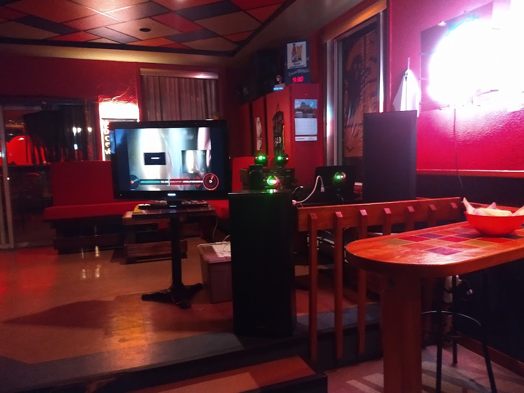 Bar le Hazard | 860 Rue Saint-Désiré, Thetford Mines, QC G6H 1M5, Canada | Phone: (418) 423-3269