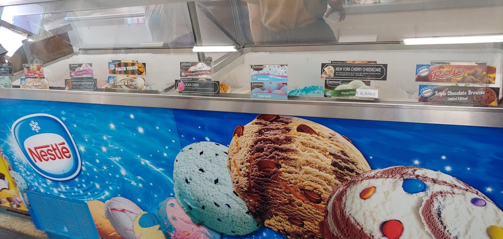 Snow Hut | 105 Home St E, Moose Jaw, SK S6H 4S2, Canada | Phone: (306) 692-1630