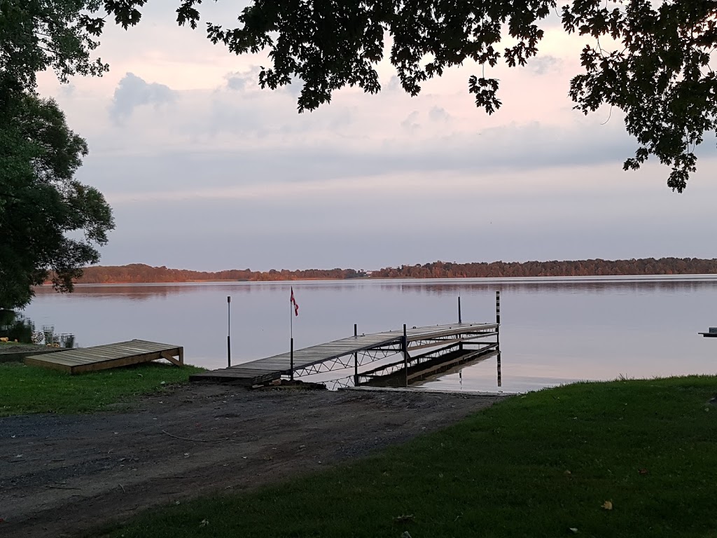RaysCottages | 27B McKnight Ln, Bloomfield, ON K0K 1G0, Canada | Phone: (613) 399-5964