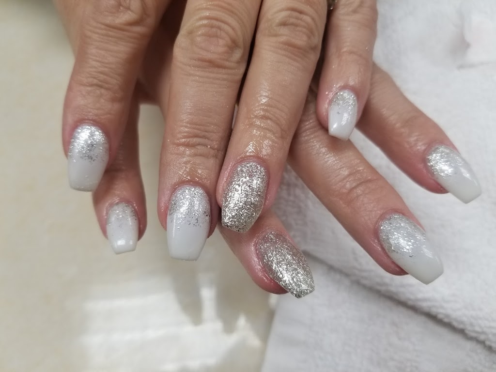 Deluxe Nails & Spa | 1077 N Service Rd #17, Mississauga, ON L4Y 1A5, Canada | Phone: (905) 306-9807
